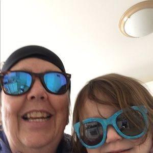 Meet your Posher, Carol